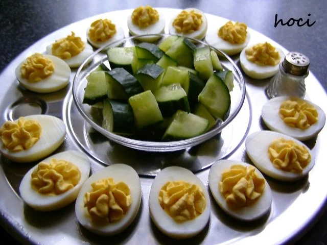 Rezept: Eier mit cremiger Füllung Eier mit cremiger Füllung - Rezept