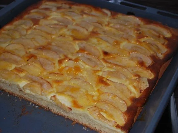Rezept: Apfel-Quark-Kuchen vom Blech Bild Nr. 2 Apfel-Quark-Kuchen vom Blech - Rezept - Bild Nr. 2