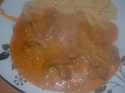 Zwiebelgeschnezeltes in Paprika-Käsesauce - Rezept