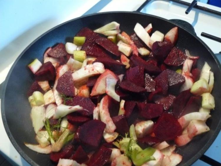 Gebratene Rote Beete mit Fenchel - schnell &amp; einfach - 72 kcal/100g
