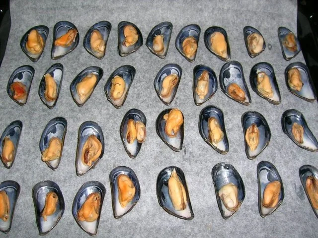 Miesmuscheln, gratiniert mit Salsa picante und Käse - Rezept - Bild Nr. 5