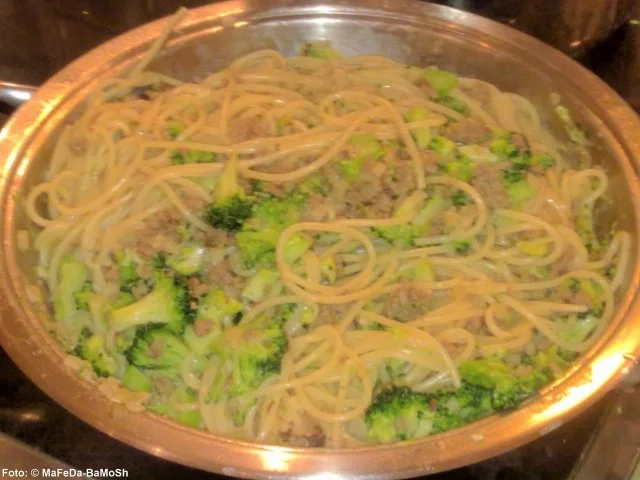 Spaghetti mit Brokkoli und Frischkäse-Sauce - Rezept - Bild Nr. 2
