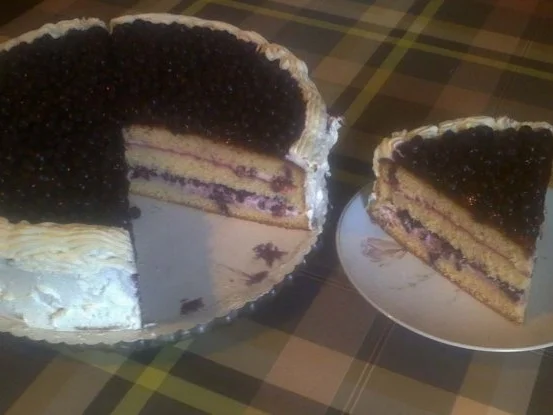 Rezept: Heidelbeer-Sahne-Torte Bild Nr. 4 Heidelbeer-Sahne-Torte - Rezept - Bild Nr. 4