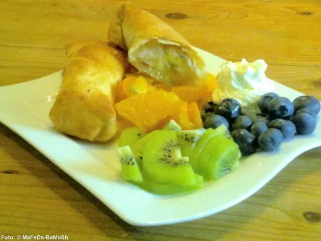 Gebackene Banane auf gemischten Früchten - Rezept