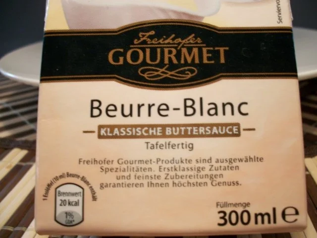 Rezept: Schweineschnitzel mit Blumenkohl, Salzkartoffeln und einem herzhaften Tomatensalat Bild Nr. 7 Schweineschnitzel mit Blumenkohl, Salzkartoffeln und einem herzhaften Tomatensalat - Rezept - Bild Nr. 7