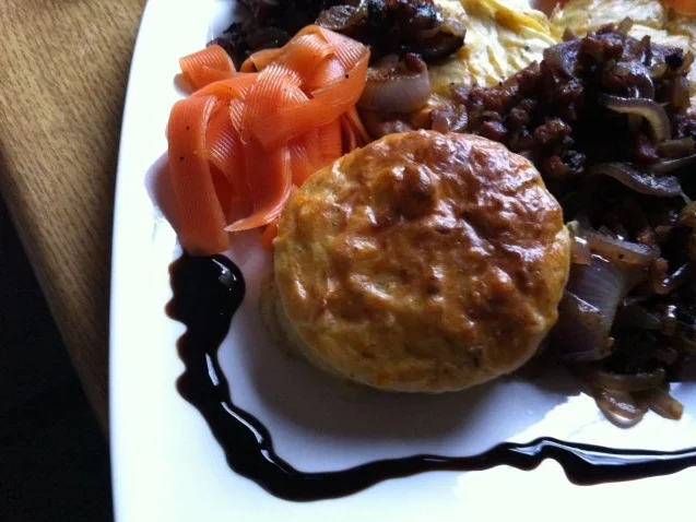 Rezept: gebackenes Kartoffel- Karotten Püree.. mit Zwiebel .. und Karotten Streifen.. Bild Nr. 2 gebackenes Kartoffel- Karotten Püree.. mit Zwiebel .. und Karotten Streifen.. - Rezept - Bild Nr. 2