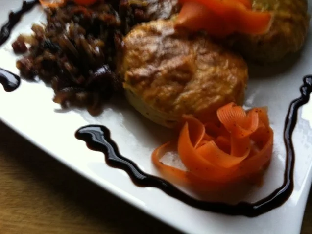 Rezept: gebackenes Kartoffel- Karotten Püree.. mit Zwiebel .. und Karotten Streifen.. Bild Nr. 4 gebackenes Kartoffel- Karotten Püree.. mit Zwiebel .. und Karotten Streifen.. - Rezept - Bild Nr. 4