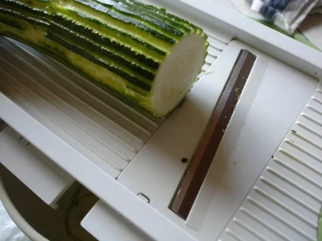 Rezept: Zucchinisalat Bild Nr. 5 Zucchinisalat - Rezept - Bild Nr. 5