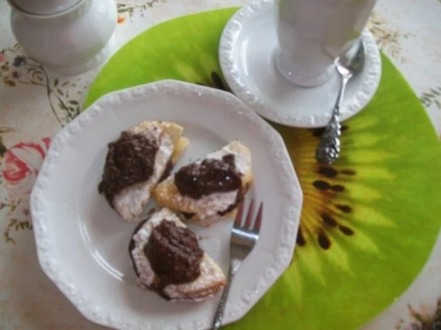 Rezept: Schnelle Blätterteig - Halbmonde- mit Paradiescremefüllung Bild Nr. 4 Schnelle Blätterteig - Halbmonde- mit Paradiescremefüllung - Rezept - Bild Nr. 4