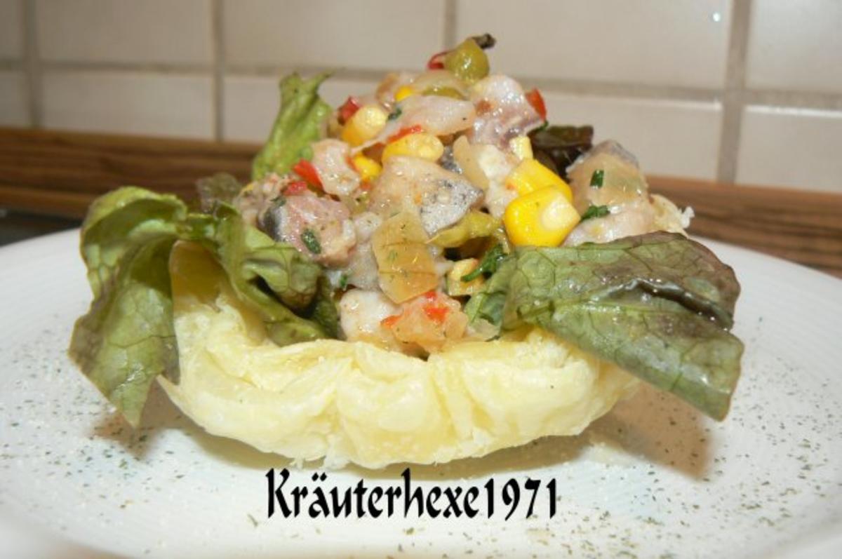 Matjessalat im Körbchen - Rezept