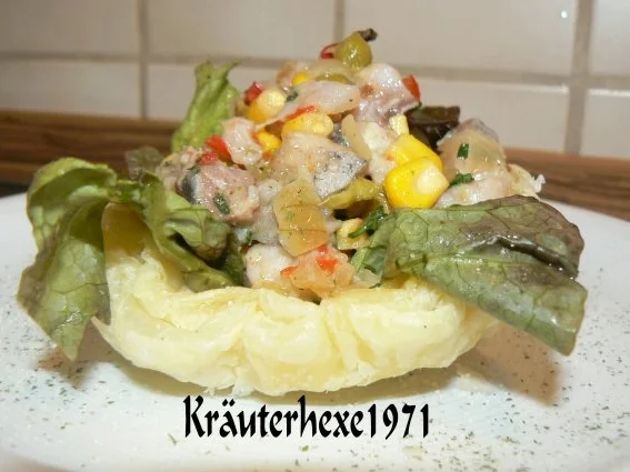 Rezept: Matjessalat im Körbchen Matjessalat im Körbchen - Rezept