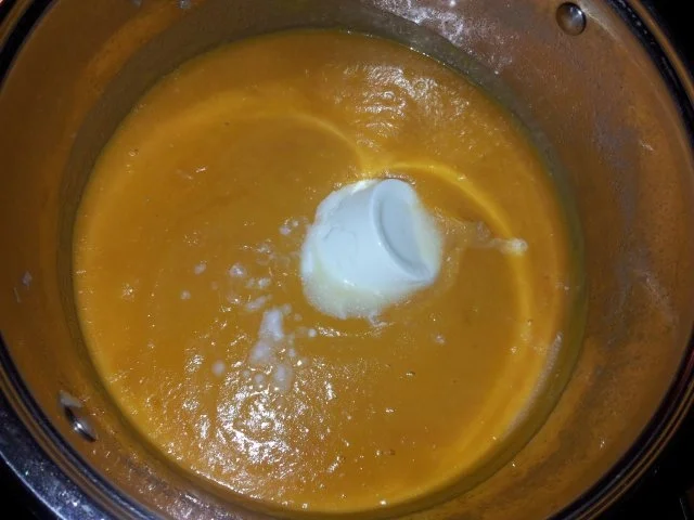 Rezept: Karotten-Apfel-Ingwersuppe Bild Nr. 7 Karotten-Apfel-Ingwersuppe - Rezept - Bild Nr. 7