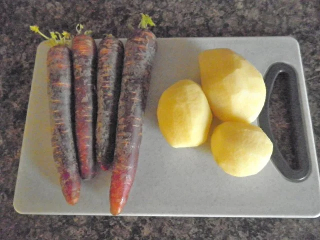 Thüringer Bratwurstcarpaccio mit Honig - Senf - Dressing, - Rezept - Bild Nr. 3