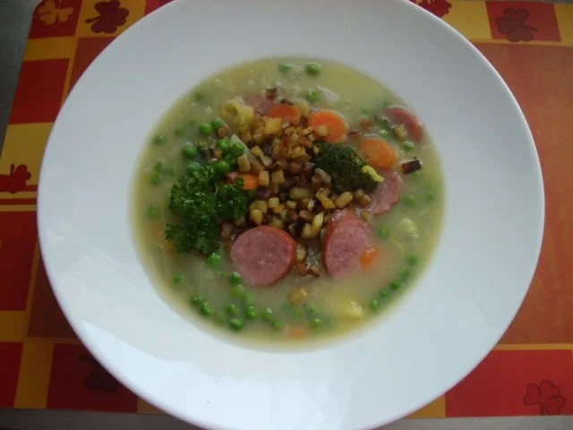 Kartoffelcremesuppe mit Bratkartoffelwürfelchen - Rezept