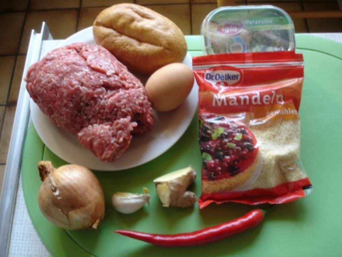 Fleischbällchen mit gemahlenen Mandeln und Gemüse süß-sauer - Rezept ...