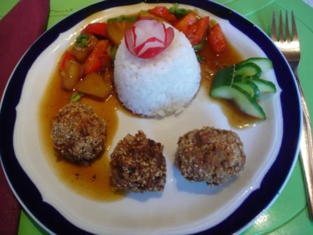 Fleischbällchen mit gemahlenen Mandeln und Gemüse süß-sauer - Rezept - Bild Nr. 29