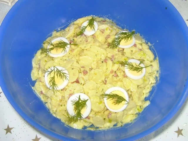 Oma´s Kartoffelsalat mit Speck und Majo - Rezept