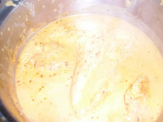 Rezept: Hähnchenbrustfilet mit scharfer Paprikarahmsoße Bild Nr. 4 Hähnchenbrustfilet mit scharfer Paprikarahmsoße - Rezept - Bild Nr. 4