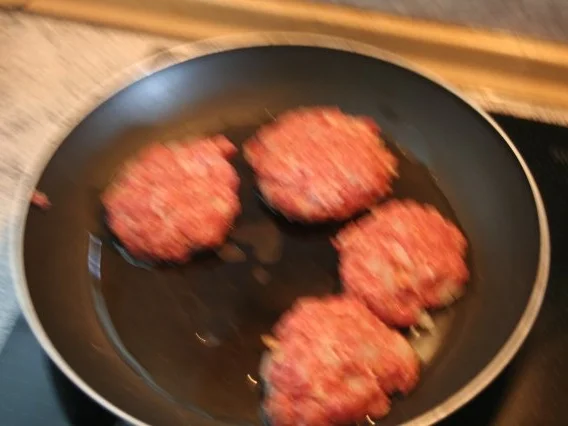 Frikadellen mit Bacon, Ananas & Käse - Rezept - Bild Nr. 2