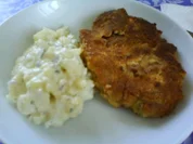 Süß saurer Kartoffelsalat mit Schnitzel Wiener Art - Rezept