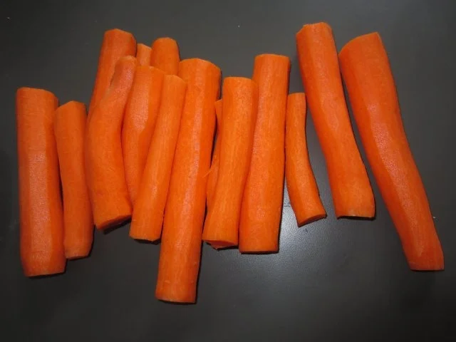 Karotten-Kokos-Cremesuppe mit Garnelen an Zitronengras - Rezept - Bild Nr. 2