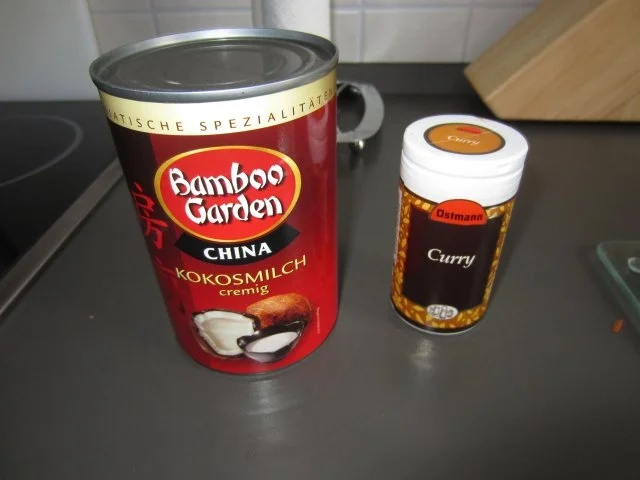 Karotten-Kokos-Cremesuppe mit Garnelen an Zitronengras - Rezept - Bild Nr. 4