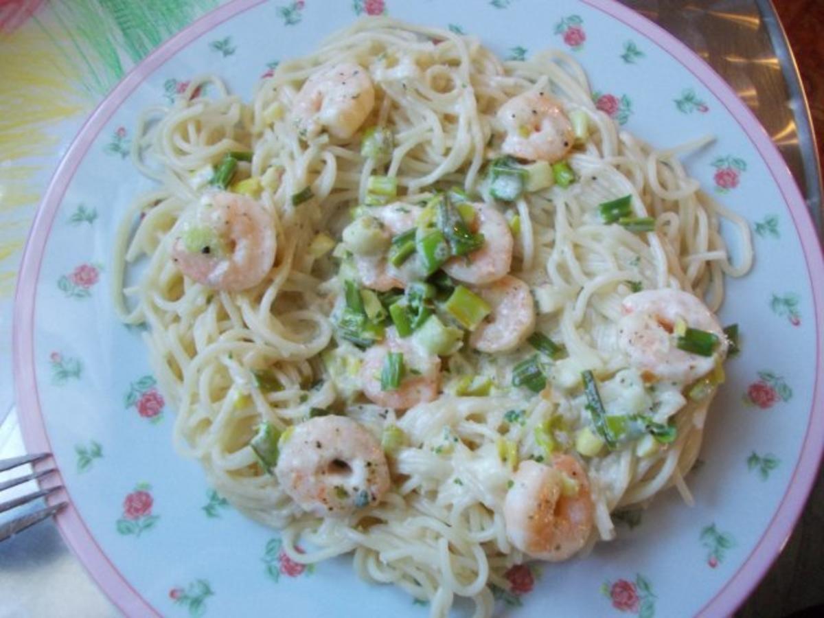 Garnelen in Sahnesauce auf Spagettinest - schnell &amp; einfach - von ...