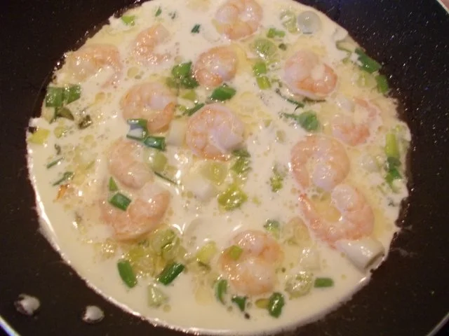 Garnelen in Sahnesauce auf Spagettinest - Rezept - Bild Nr. 2