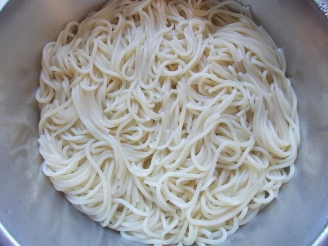 Garnelen in Sahnesauce auf Spagettinest - Rezept - Bild Nr. 3