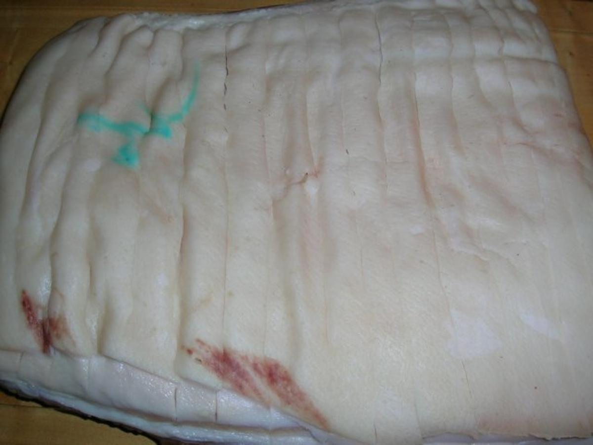 Gerösteter Schweinebauch mit knusprigem Fenchel, Schalotten und Möhrchen - Rezept - Bild Nr. 8