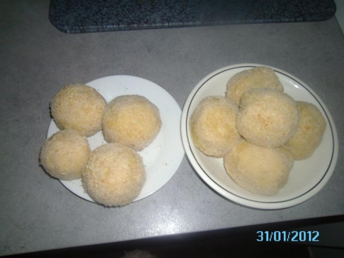 Panierte Kartoffelkugeln mit Schinken-Käse Füllung - Rezept - Bild Nr. 4