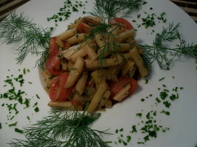 Schmorgurken gefüllt, Stampfkartoffeln, Dill Buttersoße und Wachsbohnensalat mit Tomate... - Rezept - Bild Nr. 11