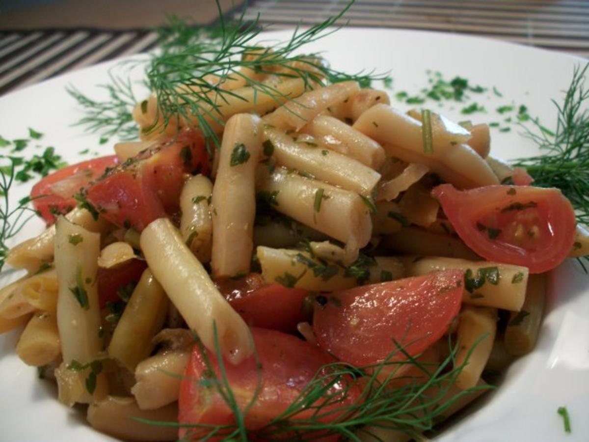Schmorgurken gefüllt, Stampfkartoffeln, Dill Buttersoße und Wachsbohnensalat mit Tomate... - Rezept - Bild Nr. 7