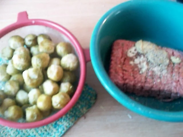 Rezept: Pfannengericht:Rosenkohl in Hackfleischsosse Bild Nr. 3 Pfannengericht:Rosenkohl in Hackfleischsosse - Rezept - Bild Nr. 3