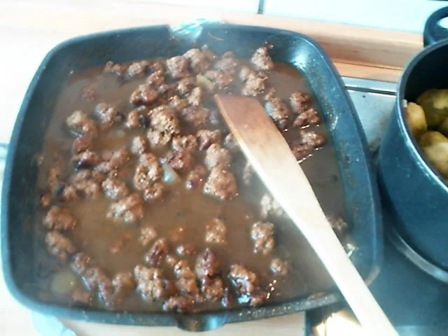 Rezept: Pfannengericht:Rosenkohl in Hackfleischsosse Bild Nr. 5 Pfannengericht:Rosenkohl in Hackfleischsosse - Rezept - Bild Nr. 5