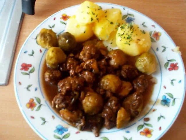 Rezept: Pfannengericht:Rosenkohl in Hackfleischsosse Bild Nr. 10 Pfannengericht:Rosenkohl in Hackfleischsosse - Rezept - Bild Nr. 10