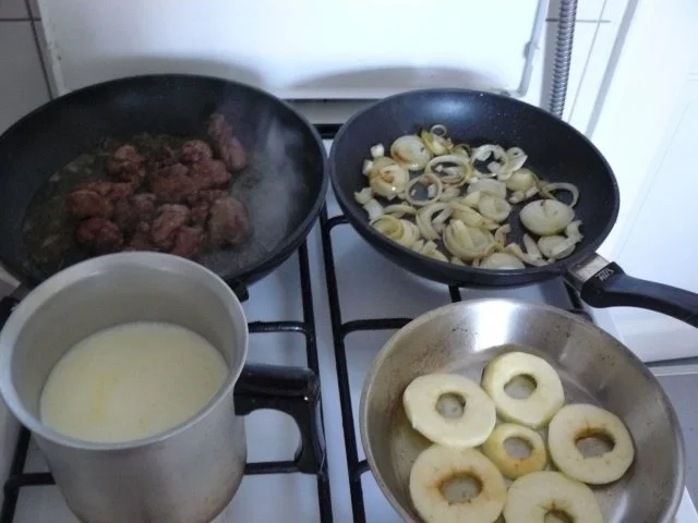 Hähnchenleber mit Apfel-und Zwiebelringen und Kartoffelbrei - Rezept - Bild Nr. 9