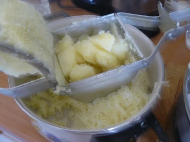 Hähnchenleber mit Apfel-und Zwiebelringen und Kartoffelbrei - Rezept - Bild Nr. 10