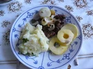 Hähnchenleber mit Apfel-und Zwiebelringen und Kartoffelbrei - Rezept