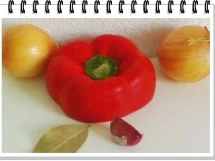 Brötchenschüssel mit Gulasch gefüllt - Rezept - Bild Nr. 4