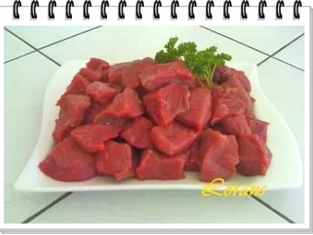 Brötchenschüssel mit Gulasch gefüllt - Rezept - Bild Nr. 5