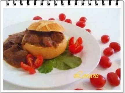 Brötchenschüssel mit Gulasch gefüllt - Rezept - Bild Nr. 9