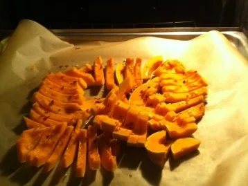 Gegrillter Butternut Kürbis mit Spinatsalat und gerösteten Sonnenblumenkernen - Rezept - Bild Nr. 2