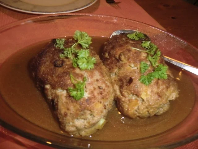 Hackbraten mit Apfelstückchen, Rotkraut und Kartoffelstampf - Rezept - Bild Nr. 5