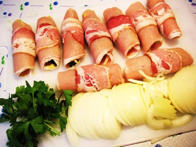 Rezept: Schweine-Röllchen aus meiner Versuchsküche ... Bild Nr. 7 Schweine-Röllchen aus meiner Versuchsküche ... - Rezept - Bild Nr. 7