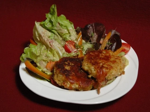 Kaspressknödel auf Salatbeet (Oberbayern) - Rezept