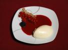 Topfenmousse auf beschwipstem Fruchtspiegel (Oberbayern) - Rezept