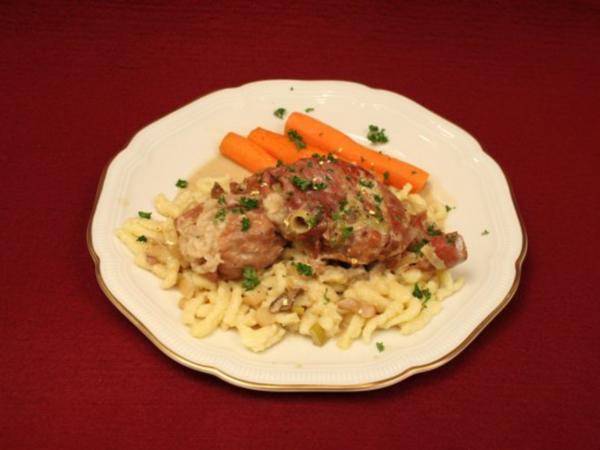 Schweinemedaillons im Parmaschinkenmantel mit Steinpilz-Gorgonzola-Soße ...