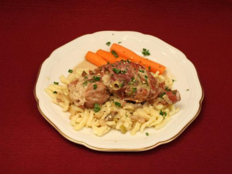 Schweinemedaillons im Parmaschinkenmantel mit Steinpilz-Gorgonzola-Soße ...