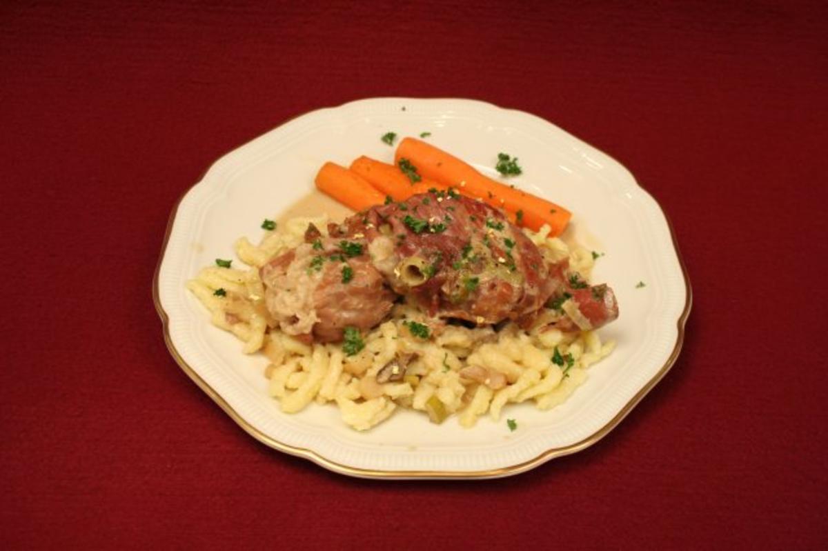 Schweinemedaillons im Parmaschinkenmantel mit
Steinpilz-Gorgonzola-Soße, dazu Spätzle - Rezept Von Einsendungen Das
perfekte Dinner